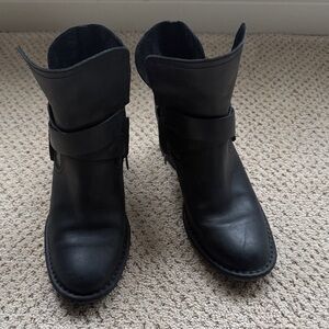Ugg Black Leather Ankle Boots
